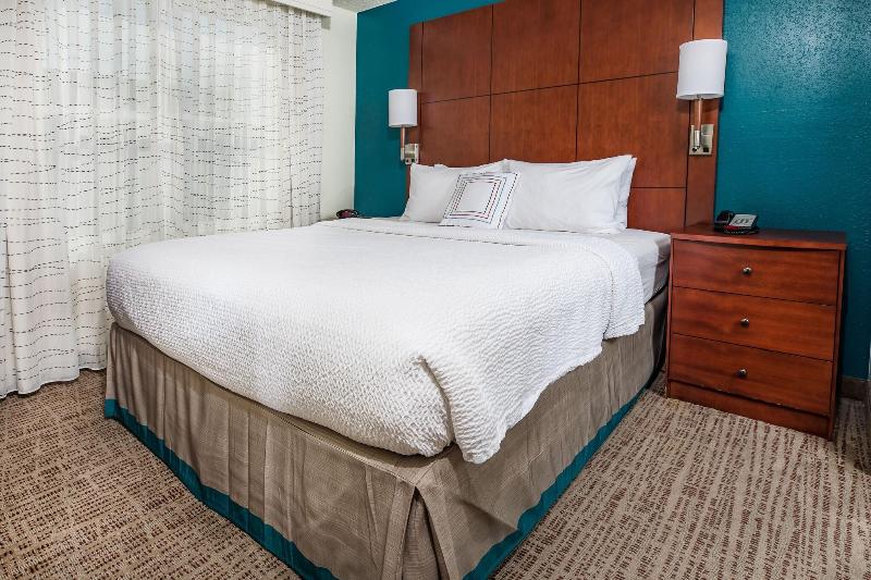 带大床的标准工作室, Residence Inn Florence