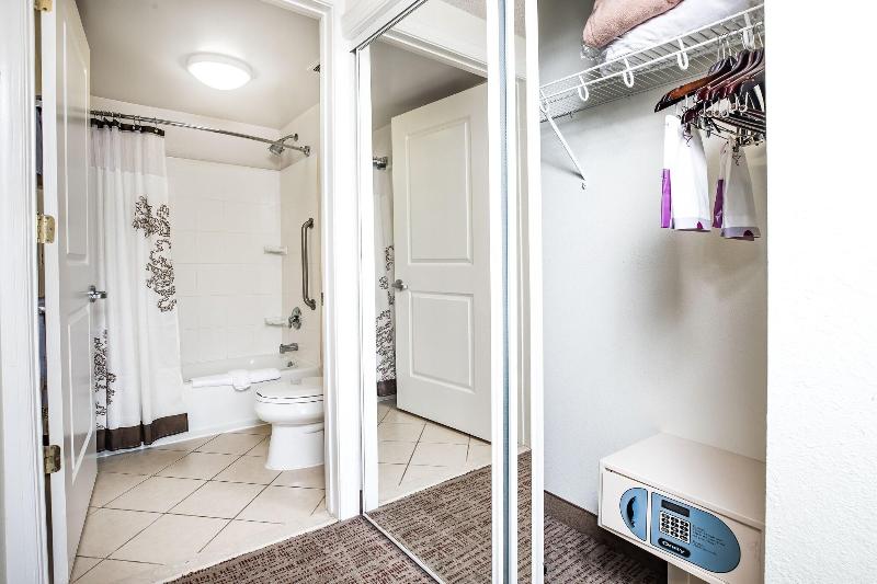 带大床的标准工作室, Residence Inn Florence