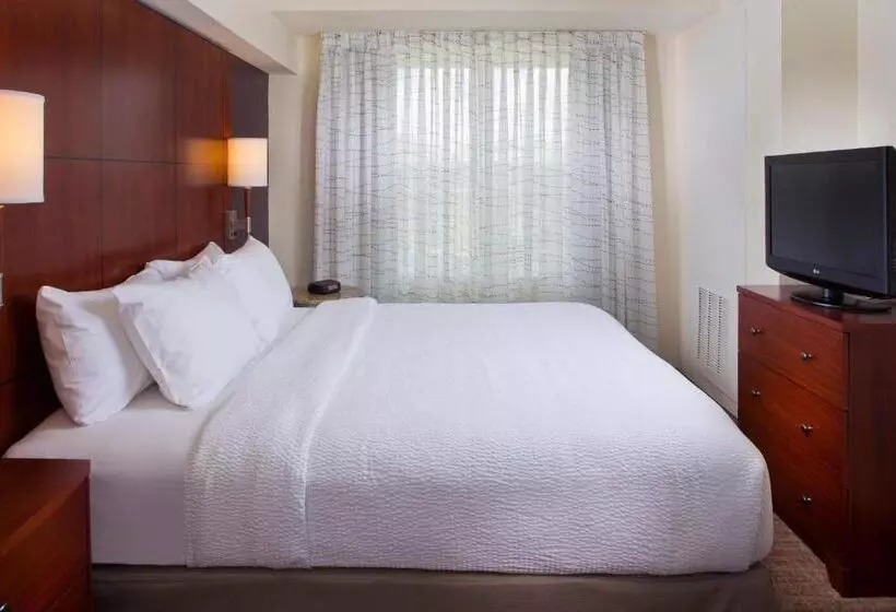 キングサイズベッドのスイートルーム, Residence Inn By Marriott Tallahassee Universities At The Capitol