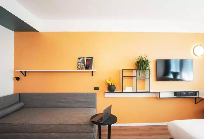استودیوی استاندارد, Aparthotel Colombo Roma