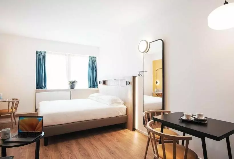 استودیوی استاندارد, Aparthotel Colombo Roma