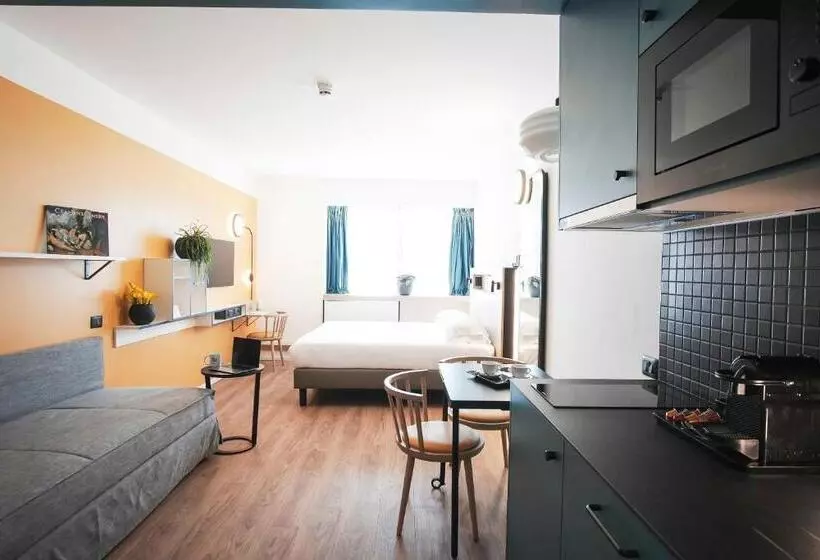 استودیوی استاندارد, Aparthotel Colombo Roma