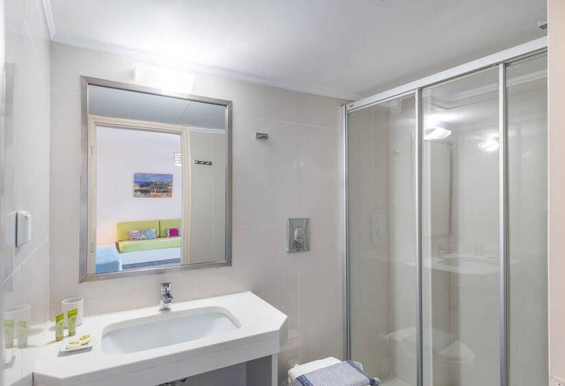 Апартаменты 1 Спальня Вид на Море, Bella Vista Hotel By Checkin