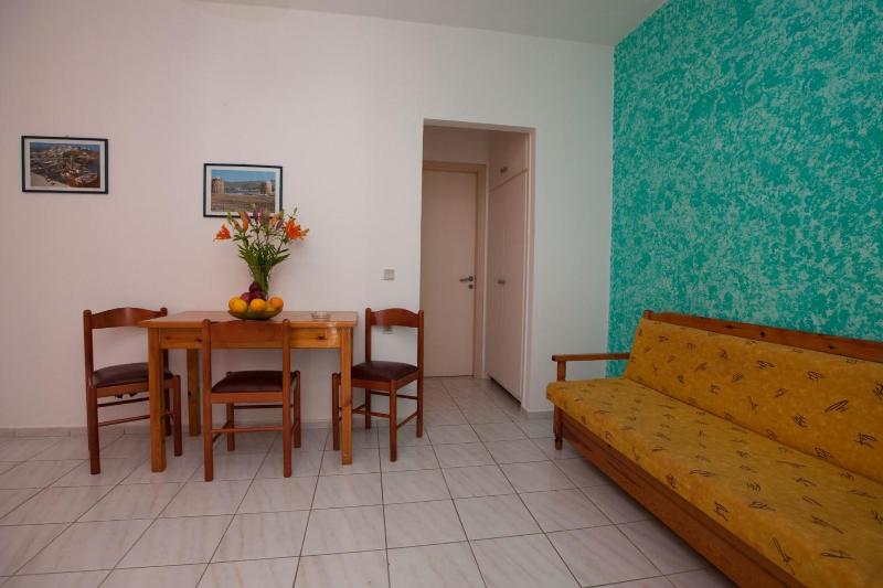 带1个卧室的公寓, Cosmi Apts Gouves By Estia