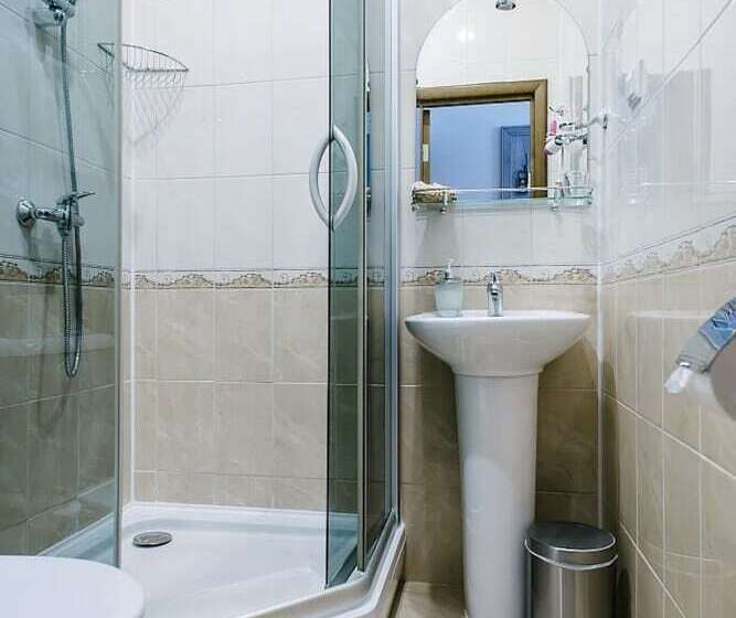 Quarto Superior, Anabel At Nevsky 88