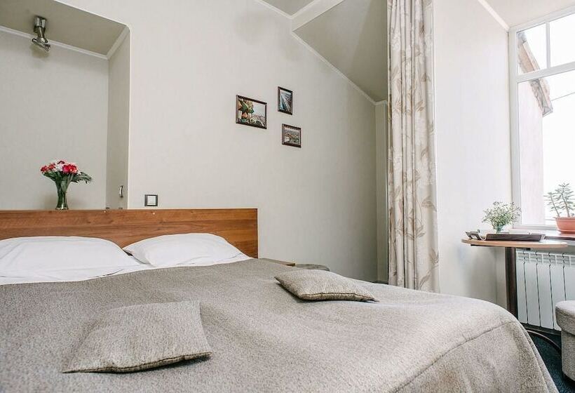 Quarto Estandar, Anabel At Nevsky 88