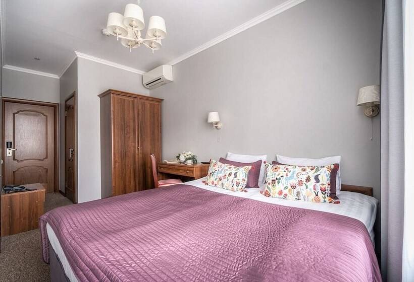 Quarto Estandar, Anabel At Nevsky 88