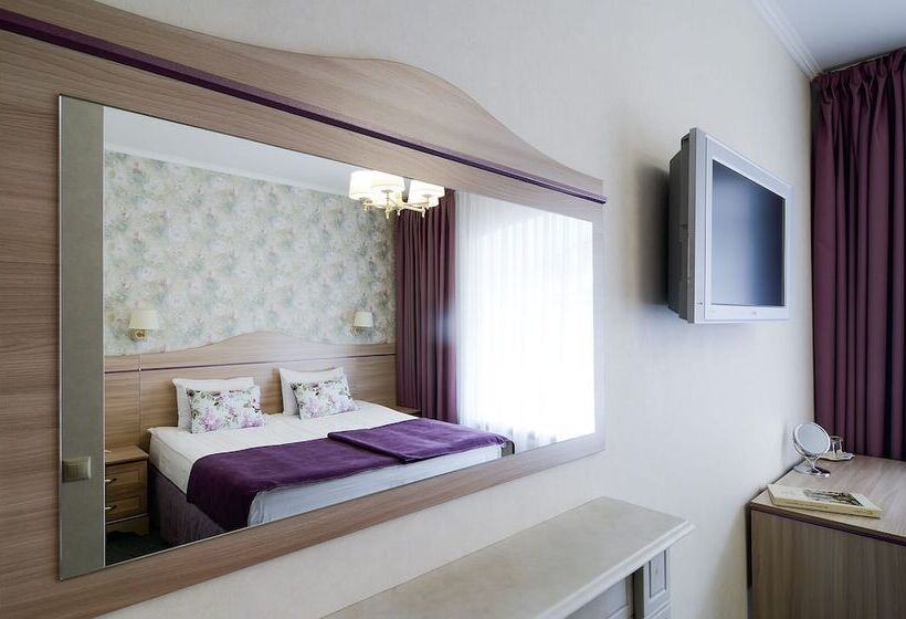 Quarto Superior, Anabel At Nevsky 88