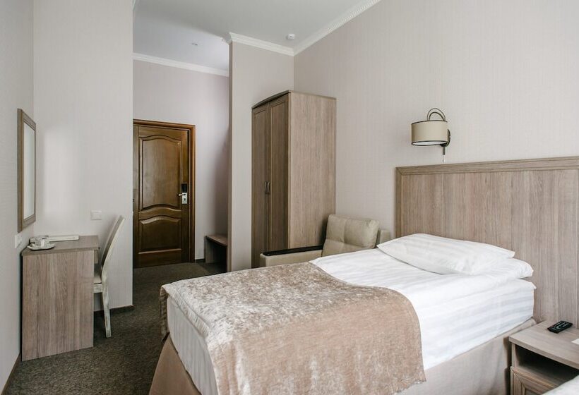 Quarto Superior, Anabel At Nevsky 88