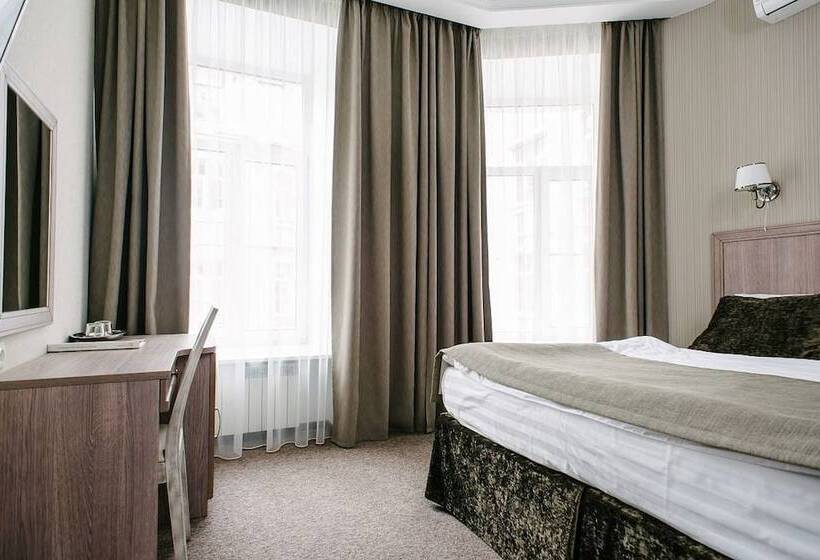 Quarto Superior, Anabel At Nevsky 88