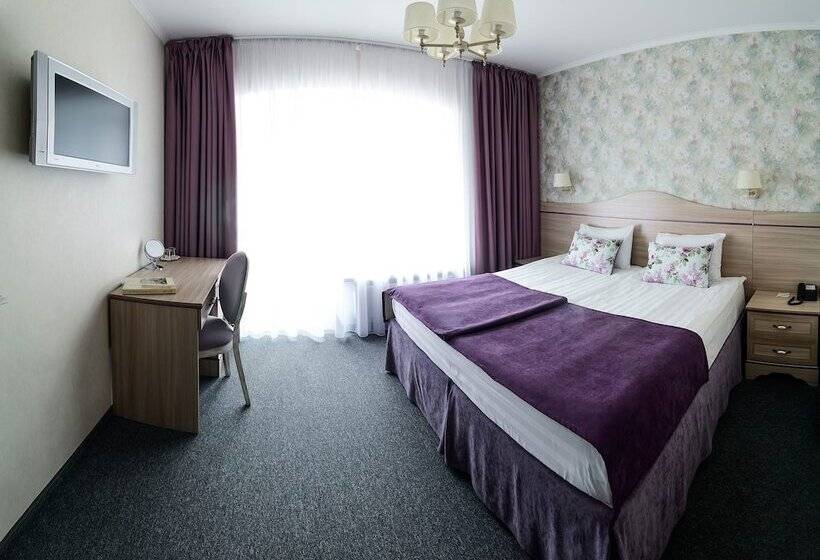 Quarto Superior, Anabel At Nevsky 88