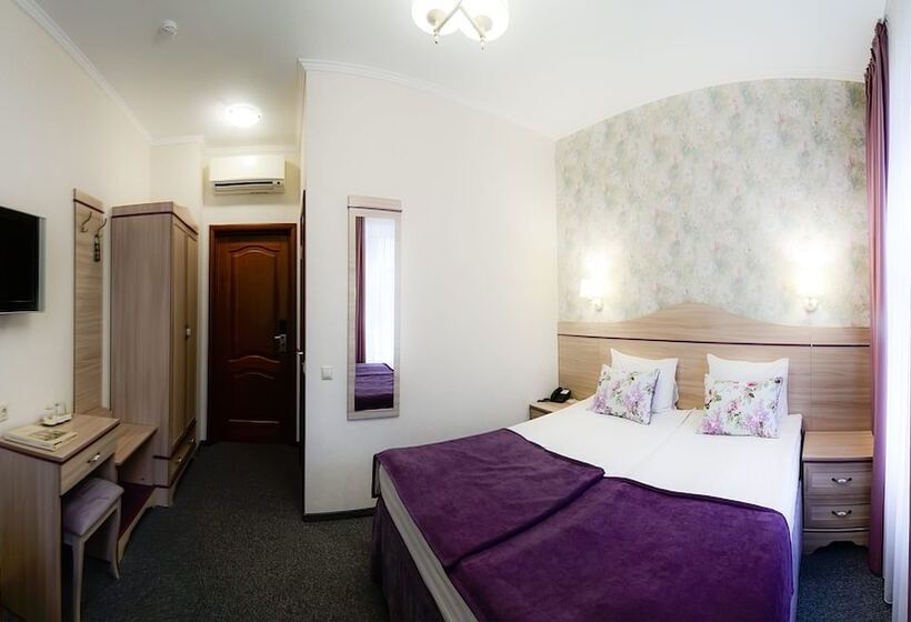 Quarto Superior, Anabel At Nevsky 88