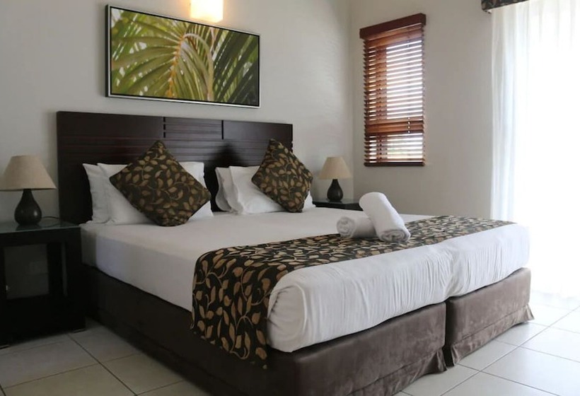 إستوديو قياسى, Blue Lagoon Resort