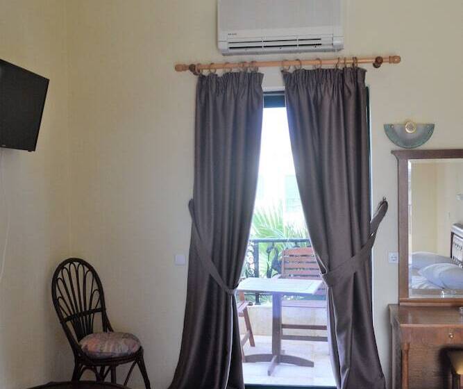 スタンダードトリプルルーム, Diogenis Blue Palace