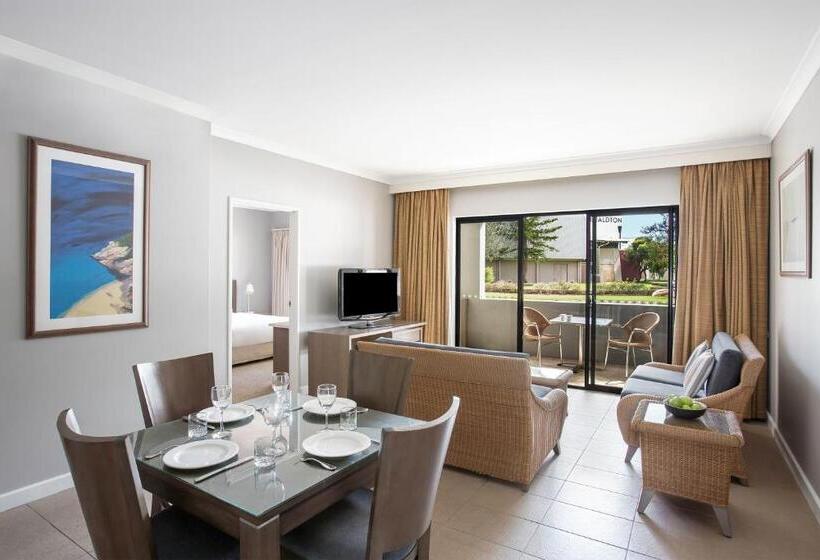 Апартаменты 1 Спальня, Mantra Geraldton