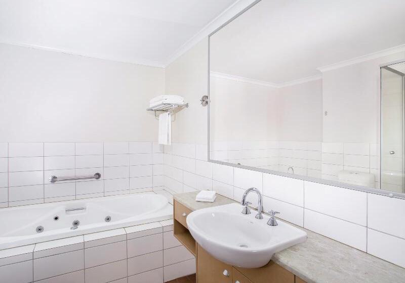 Апартаменты 1 Спальня, Mantra Geraldton
