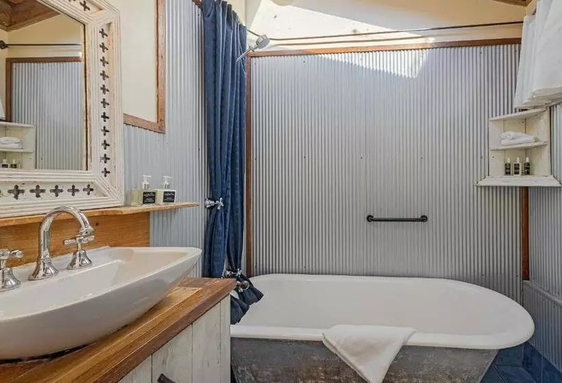 Standard-studio, Old Leura Dairy