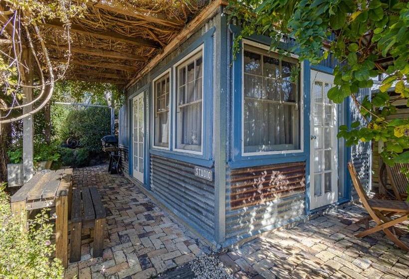 חדר סטודיו סטנדרד, Old Leura Dairy