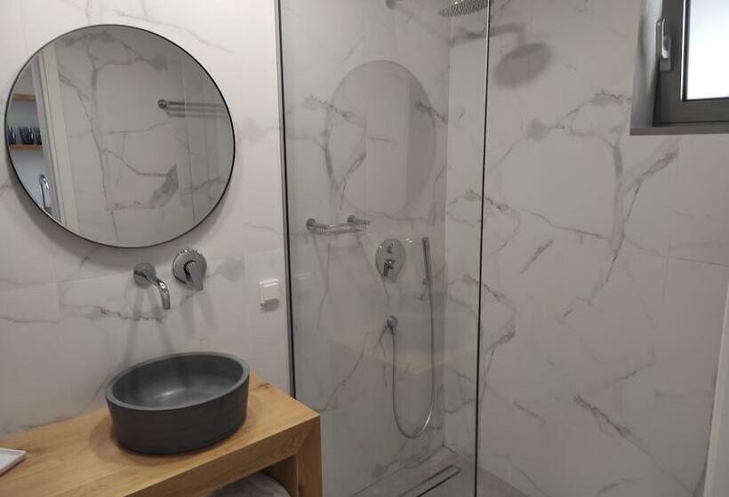 Полулюкс, Melissa Apartments, Studios & Suites