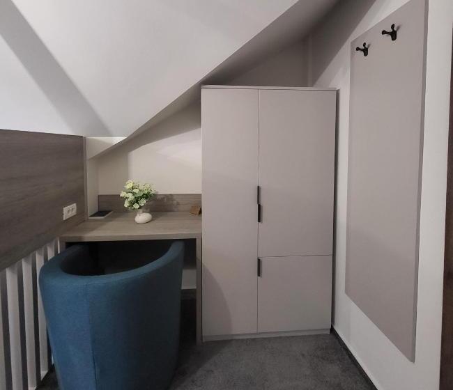 חדר בסיסי, Xo Residence