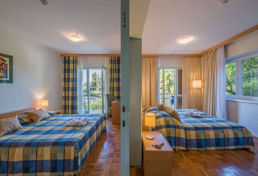 家庭间, Labranda Velaris Village