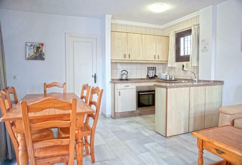 شقة غرفتين, Pueblo Evita