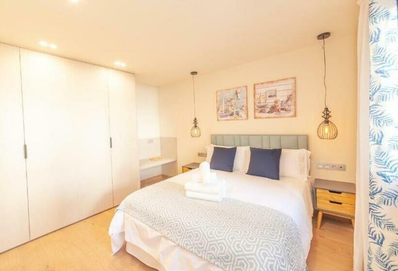 جناح بريميوم, Pueblo Evita