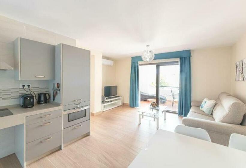 جناح بريميوم, Pueblo Evita