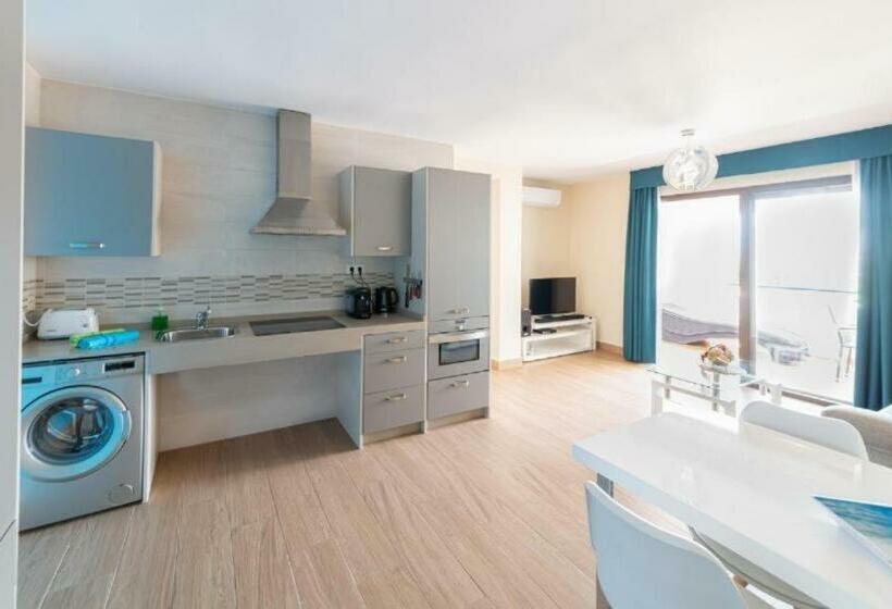 جناح بريميوم, Pueblo Evita