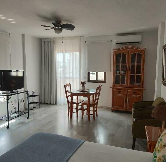 إستوديو قياسى, Pueblo Evita