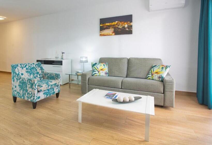 جناح بريميوم, Pueblo Evita