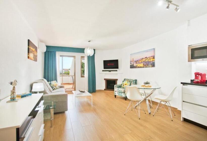 جناح بريميوم, Pueblo Evita