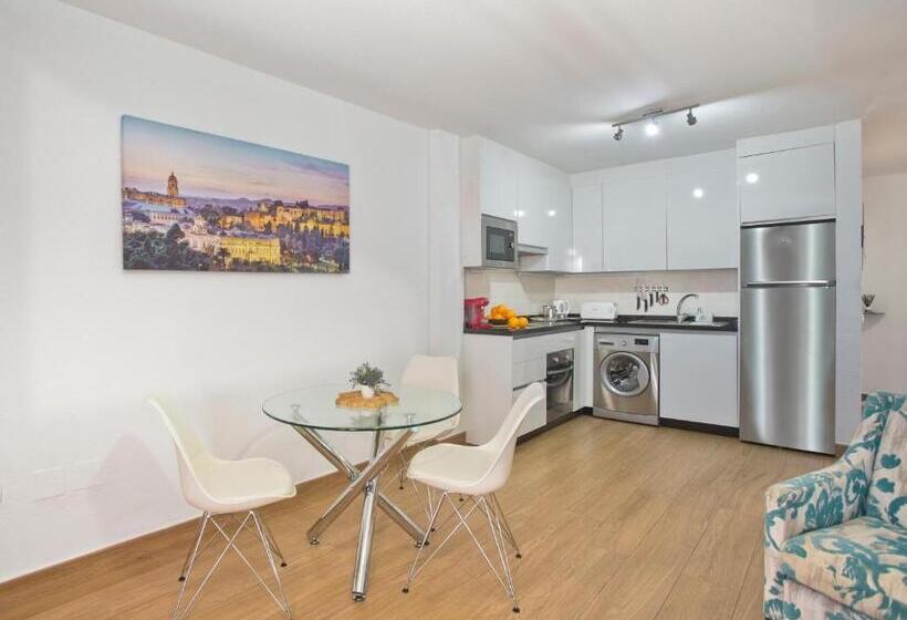 جناح بريميوم, Pueblo Evita