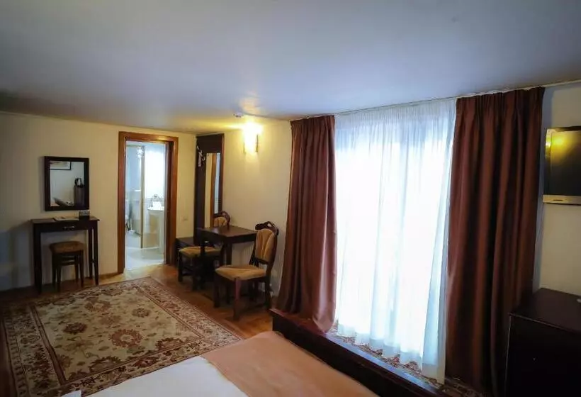 Economy Yhden Hengen Huone, Royal Boutique Hotel Poiana Brasov
