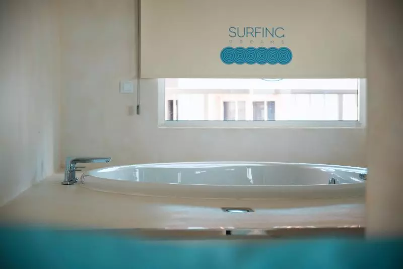 سوییت, Surfing Colors Apartamentos