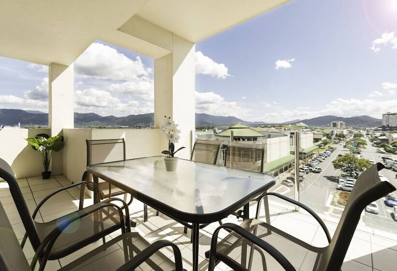 Апартаменты 3 Спальни, Cairns City Apartments
