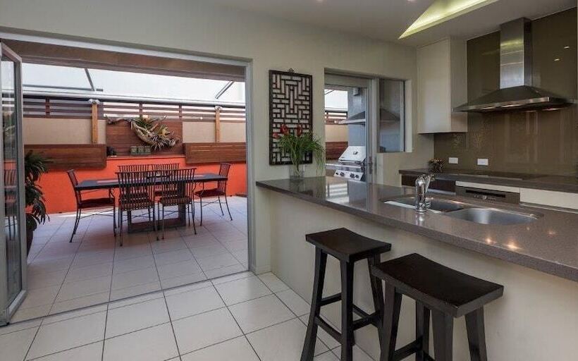 Apartamento 3 Dormitórios, Cairns City Apartments