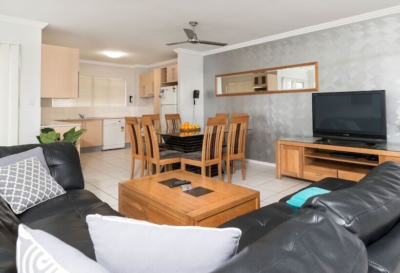 Апартаменты 3 Спальни, Cairns City Apartments