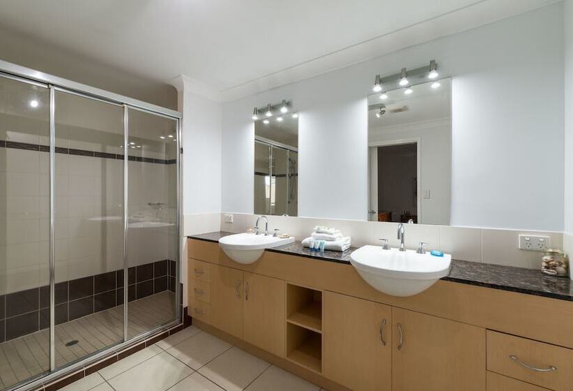 Апартаменты 3 Спальни, Cairns City Apartments