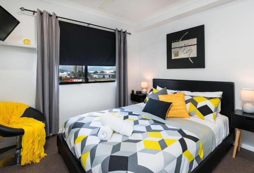 Апартаменты 3 Спальни, Cairns City Apartments