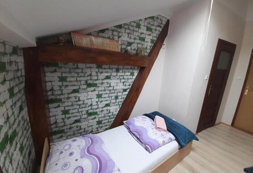 اتاق استاندارد, Green Hostel