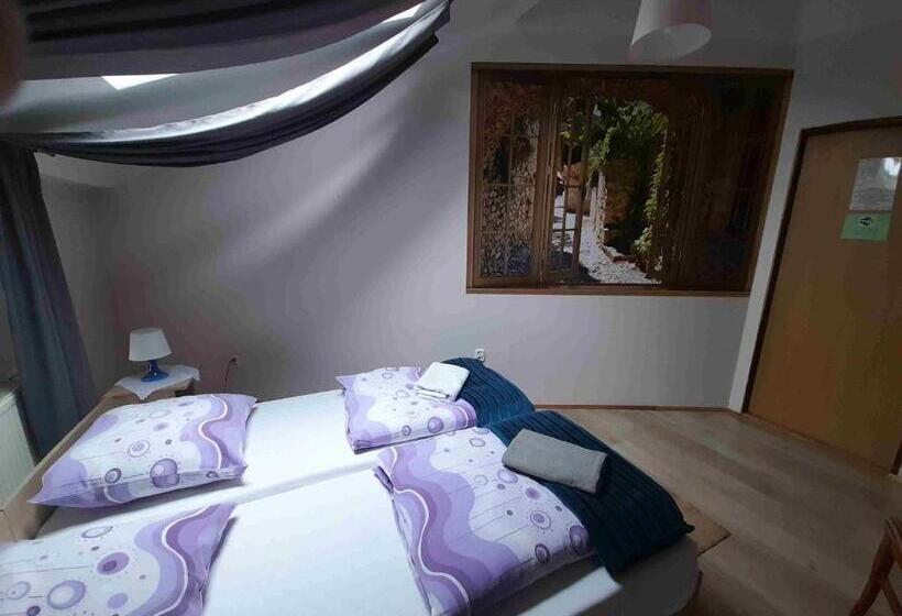 اتاق استاندارد, Green Hostel