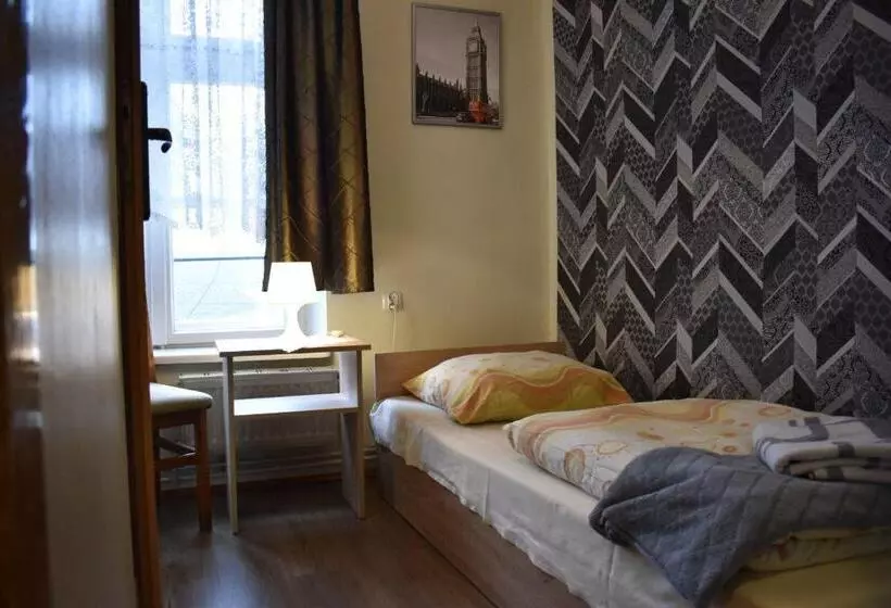 اتاق استاندارد یک نفره, Green Hostel