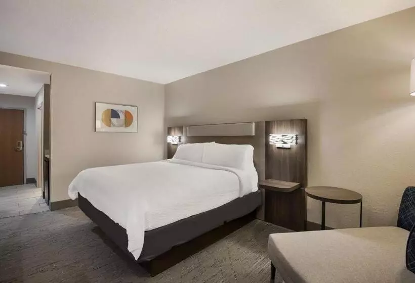 キングサイズベッドのスタンダードルーム, Holiday Inn Express Hotel & Suites Perry, An Ihg