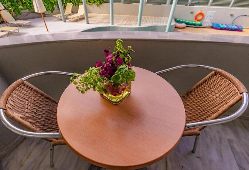 غرفة قياسية مطلّة علي حمام السباحة, Alia Beach Hotel By Estia