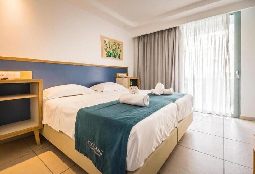 غرفة قياسية مطلّة علي حمام السباحة, Alia Beach Hotel By Estia