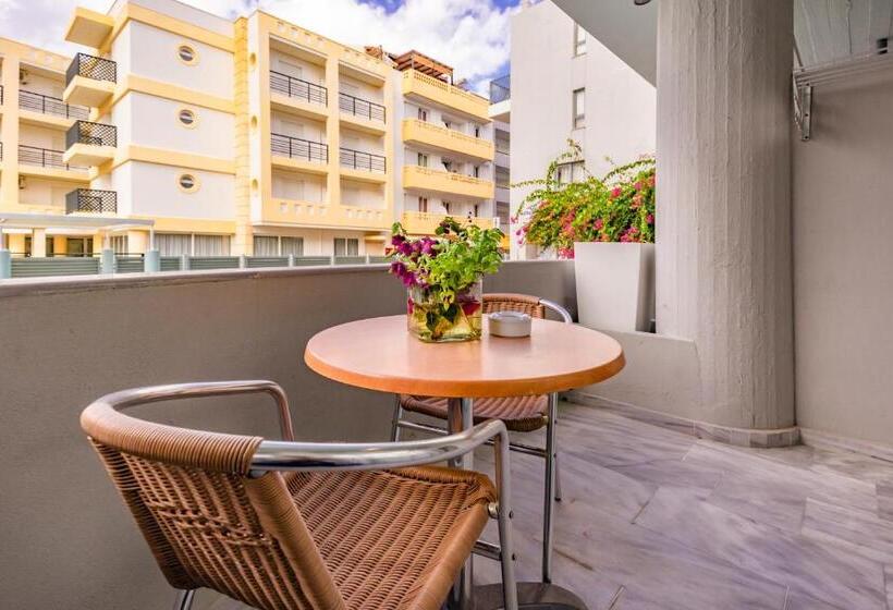 غرفة قياسية مطلّة علي حمام السباحة, Alia Beach Hotel By Estia