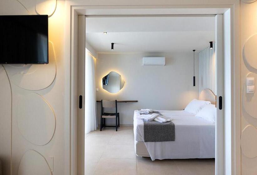 جناح سوبيريور مطل علي البحر, Alia Beach Hotel By Estia