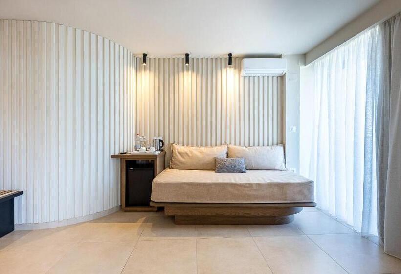 Люкс Superior Вид на Море, Alia Beach Hotel By Estia