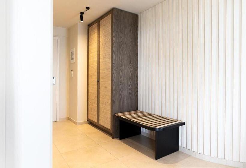 جناح سوبيريور مطل علي البحر, Alia Beach Hotel By Estia